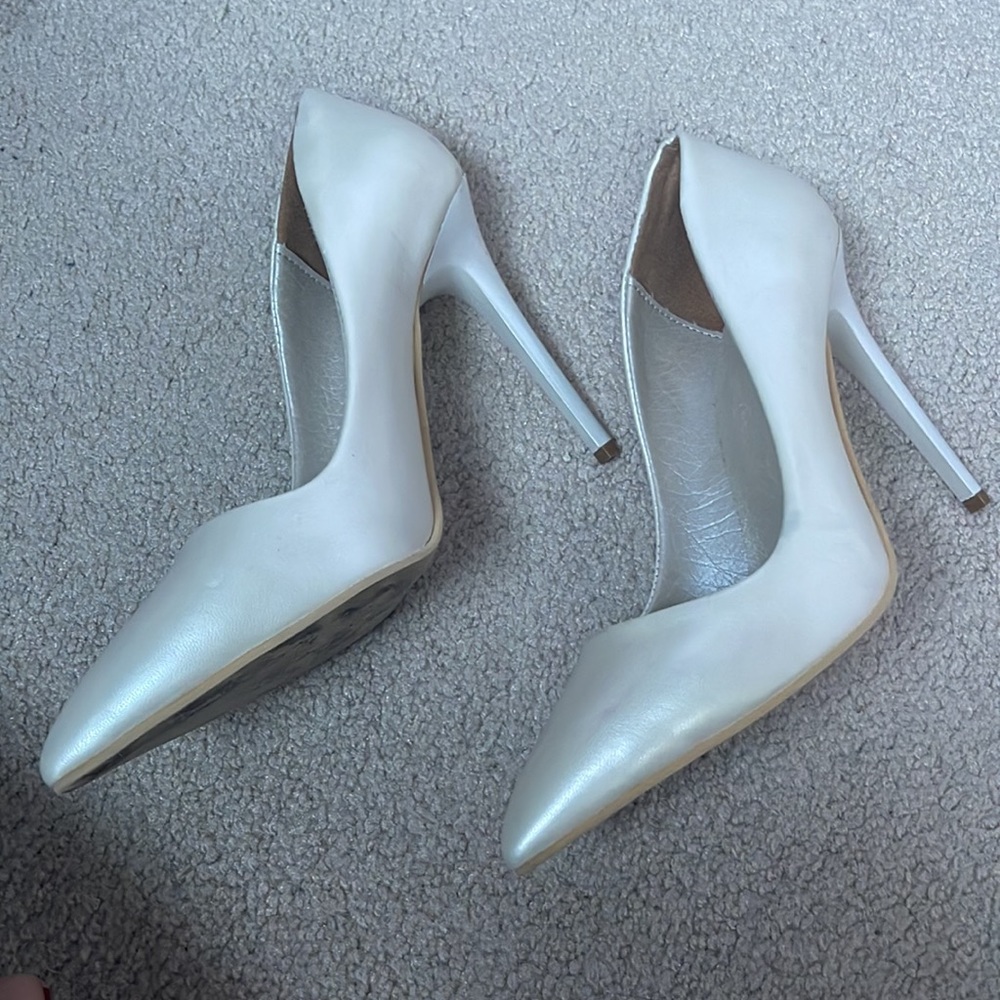 🛍️SALE🛍️ Pearl Color Pointed Toe Heels - Picture 5 of 7